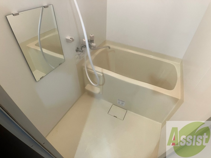 バス・シャワールーム　お風呂になります。一日の疲れを癒してくださいね。