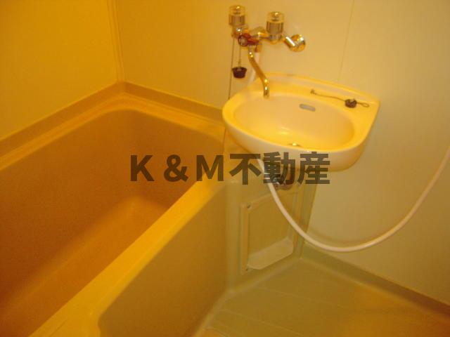 バス・シャワールーム　ゆったり過ごせるお風呂です