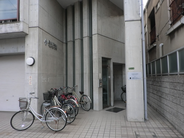 ロビー　駐輪場です。
