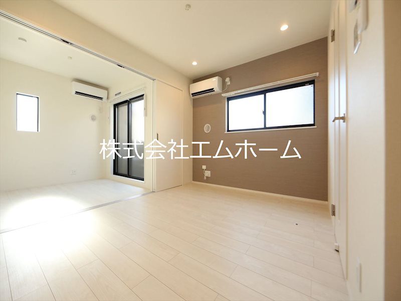 居室・リビング　LDK8.6帖　洋室3.4帖とつなげても使えます全室エアコン