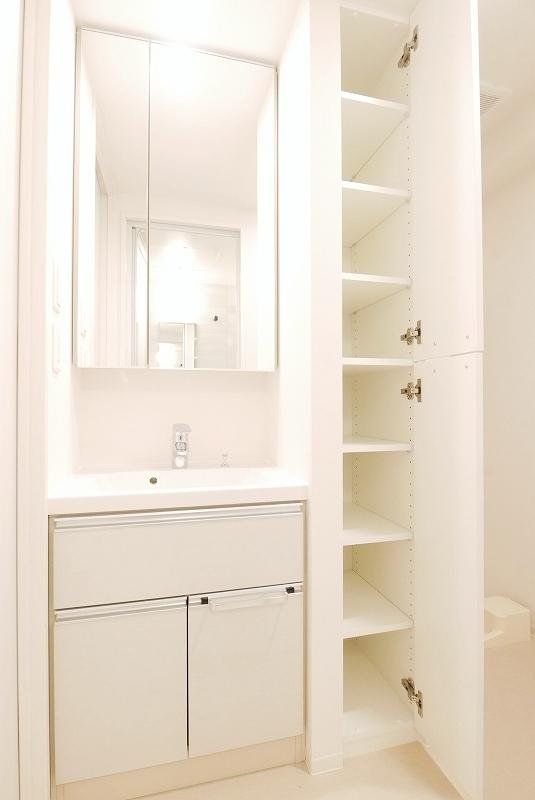 洗面設備　収納