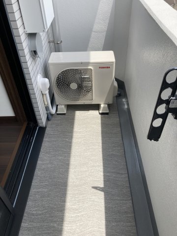 バルコニー　暖かな日差しのふりそそぐバルコニー