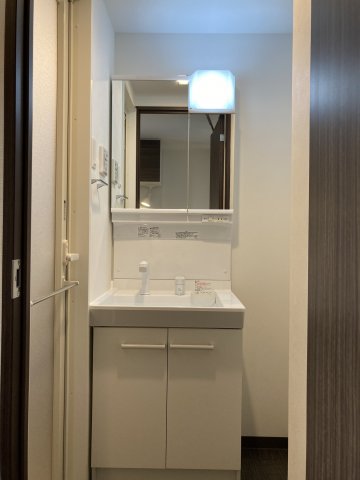 洗面設備　コンパクトで使いやすい洗面所