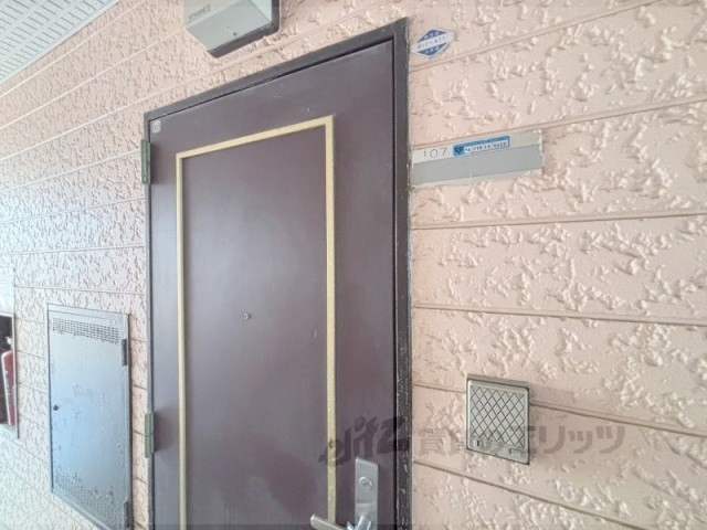 玄関　インターホン