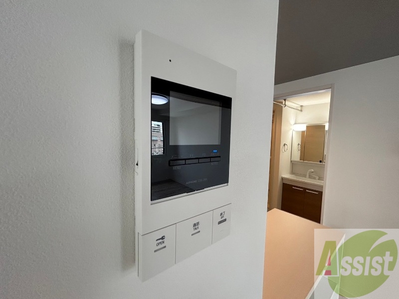 セキュリティ　ＴＶモニター付インターホンです。来客者の顔が見えるので安心！