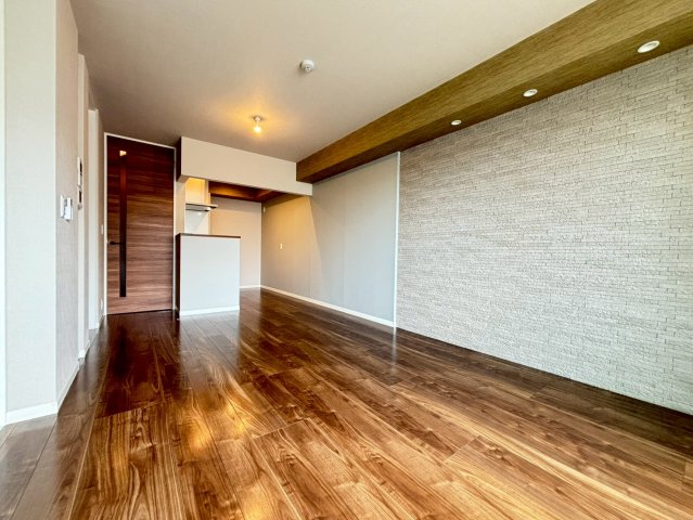 居室・リビング　※別号室参考写真