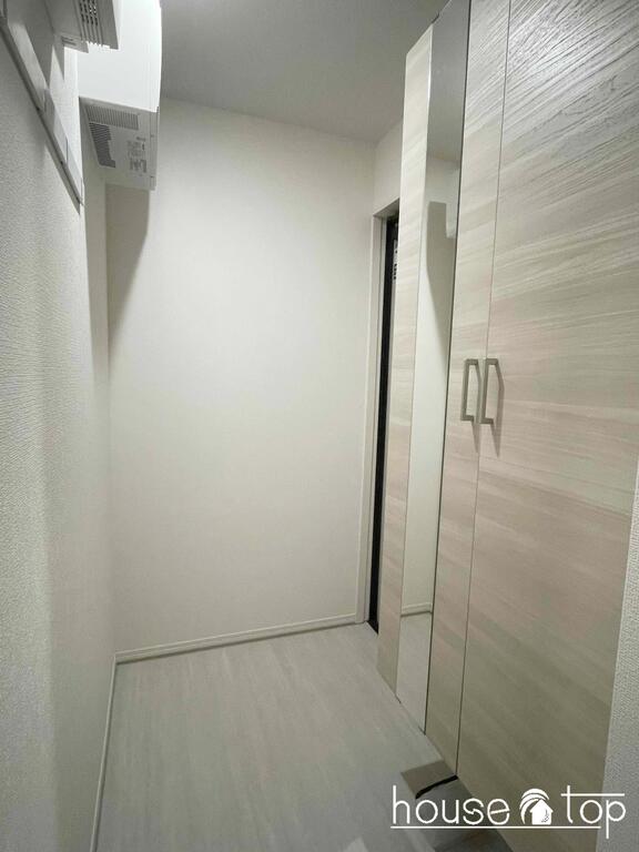 玄関　大型収納付き