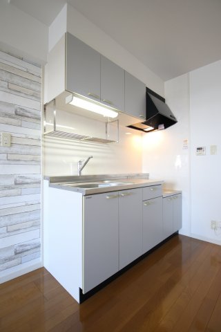 キッチン　コンパクトなキッチンで掃除もラクラク