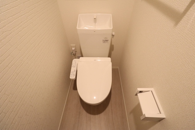 トイレ　温水洗浄暖房便座