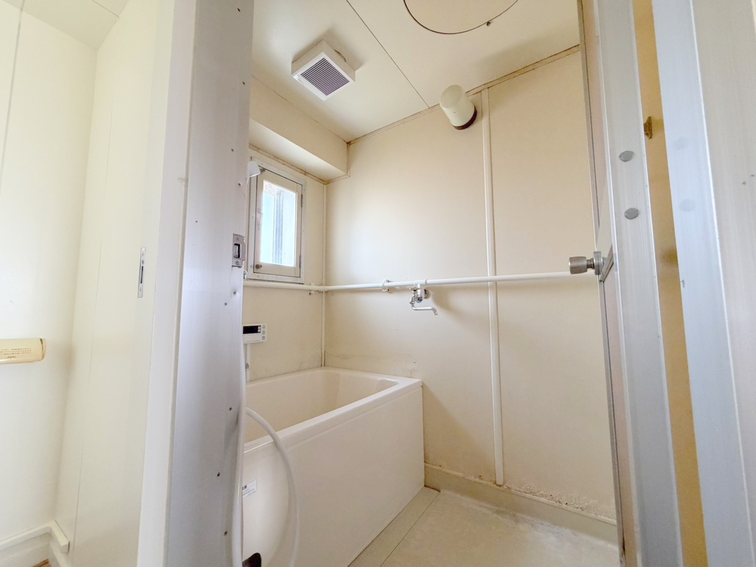 バス・シャワールーム　ゆったりとした浴槽で快適バスタイム♪