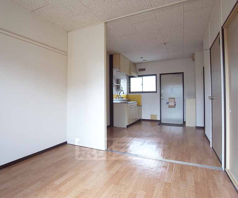 居室・リビング　明るいお部屋ですね。