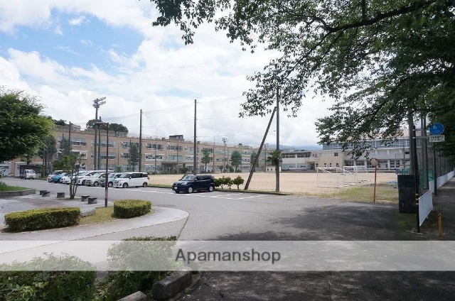 中学校　城南中学校（中学校）まで218m