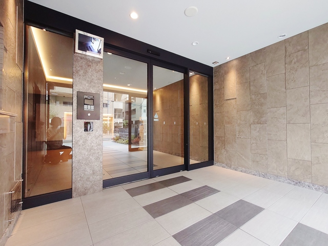 エントランス　防犯カメラ・オートロック