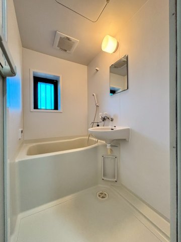 バス・シャワールーム　同物件、別号室の写真です。