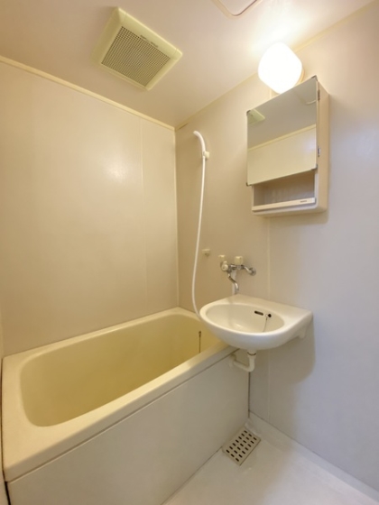 バス・シャワールーム　日々の暮らしに欠かせないお風呂です