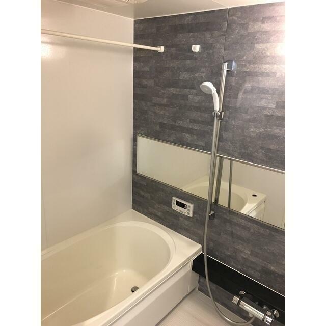 バス・シャワールーム　同タイプ・別部屋画像