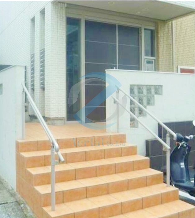 その他設備　エントランス階段