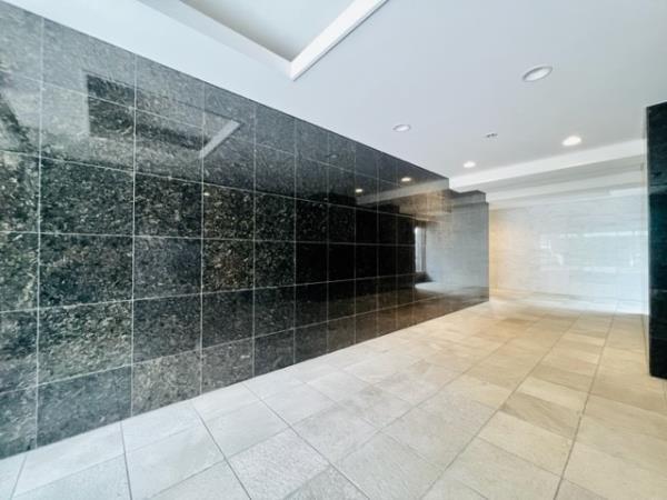 エントランス　建物の内部です