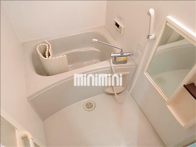 バス・シャワールーム　追い焚き機能付きです。