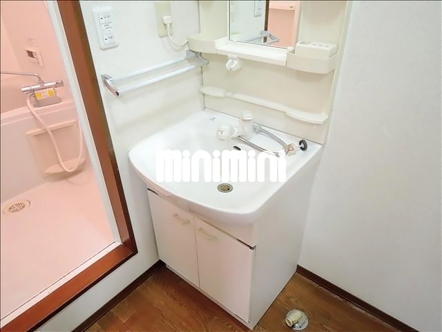 洗面設備　洗髪洗面化粧台です。