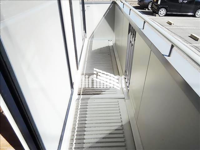 バルコニー　南向きで日当たり良好です。