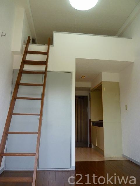 居室・リビング　※同建物別部屋写真です