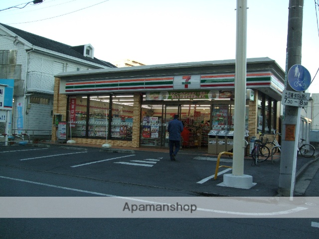 コンビニ　セブンイレブン（コンビニ）まで533m
