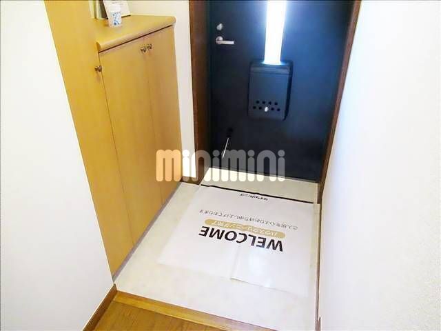 玄関　※別号室の参考写真です