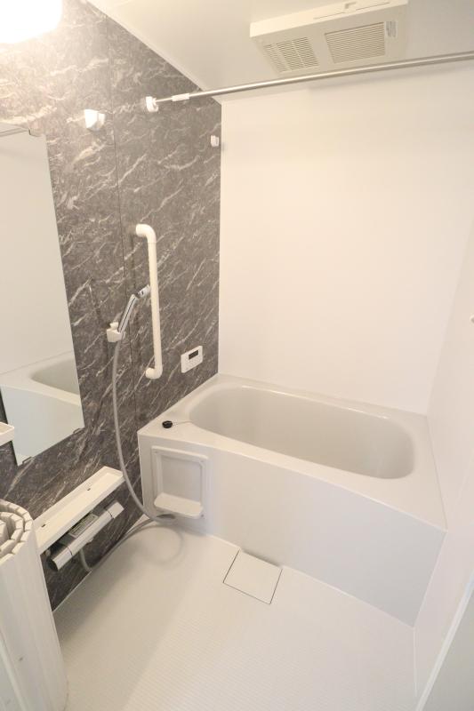 バス・シャワールーム　1　浴室乾燥機付き