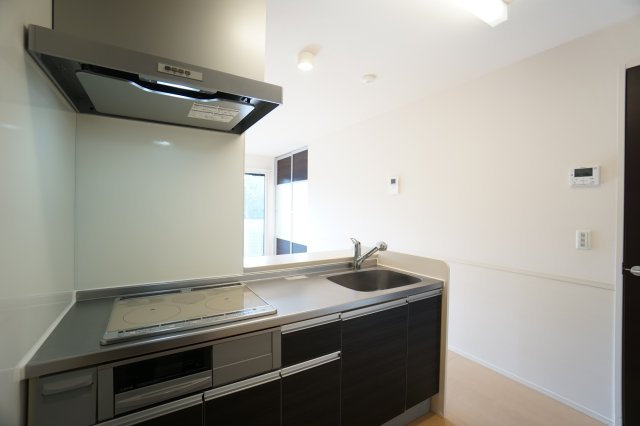 キッチン　※同物件、同タイプの写真になります。