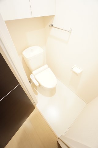 トイレ　※同物件、同タイプの写真になります。