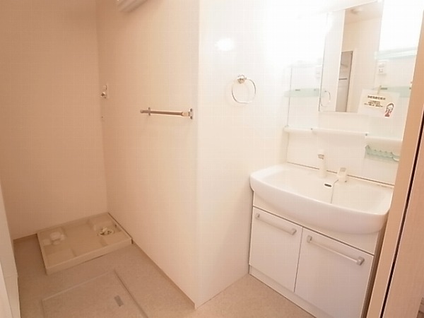 洗面設備　同物件・別物件写真