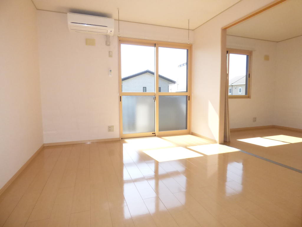 居室・リビング　室内写真は別室です