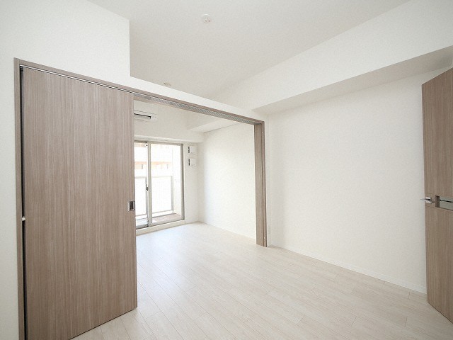 居室・リビング　広々とした洋室です