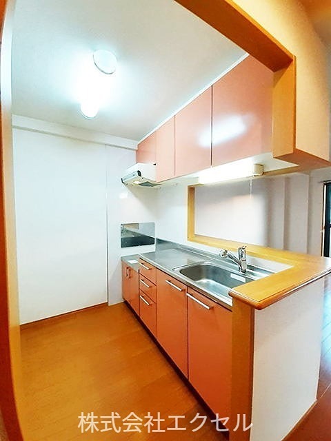 キッチン　人気のカウンターキッチンです。