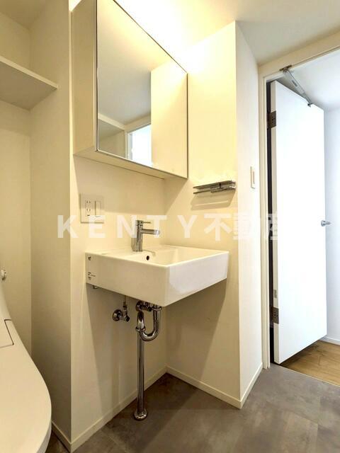 洗面設備　広い洗面スペース