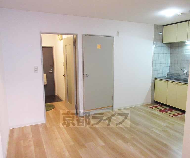 居室・リビング　広々・キレイなフローリングのＬＤＫ８帖です！