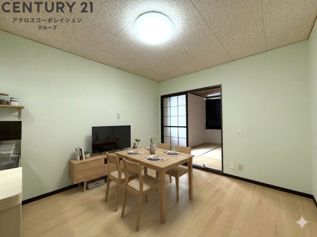 居室・リビング　画像中の家具はAIにより配置加工しているため付属しません