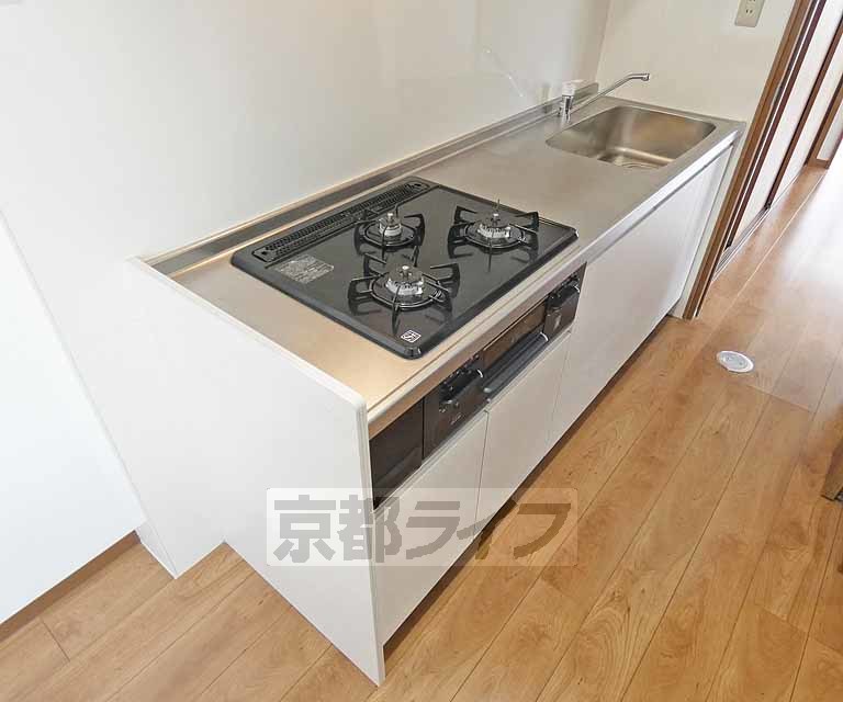 キッチン　３口コンロ付きのキッチンです！