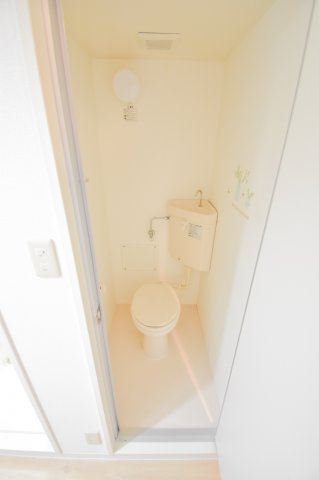 トイレ　清潔感があるトイレです。入るとホッとする、そんな空間。