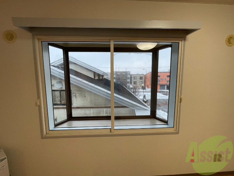 バルコニー　出窓になっていました！植物も置けそうですね～。
