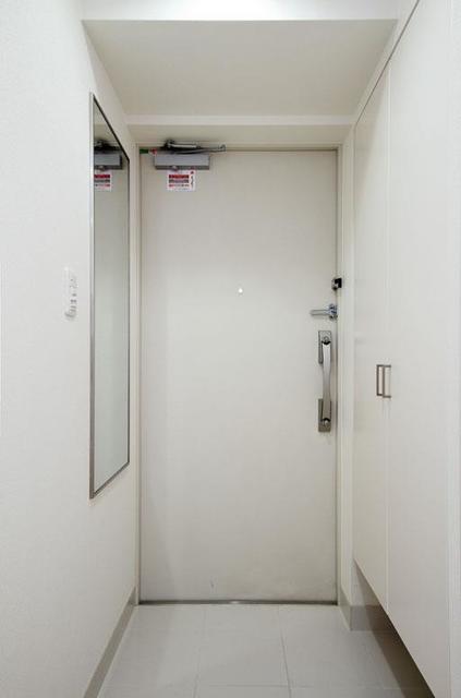 玄関　※写真は同タイプ住戸です。