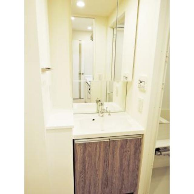 洗面設備　※写真は同タイプ住戸です。