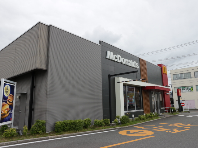 飲食店　マクドナルド防府新田店（飲食店）まで511m