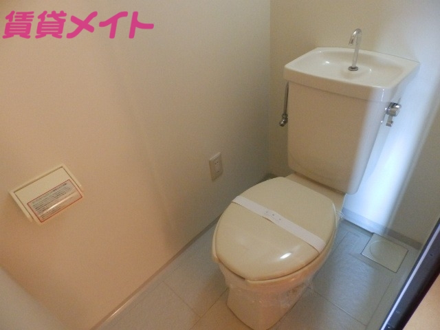トイレ　同型参考写真