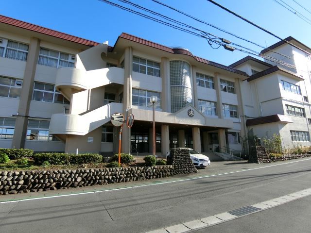 中学校　市立富士川第二中学校（中学校）まで250m