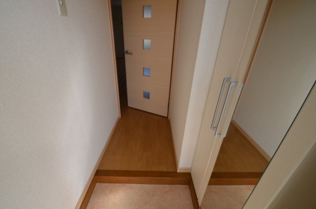 玄関　収納付玄関