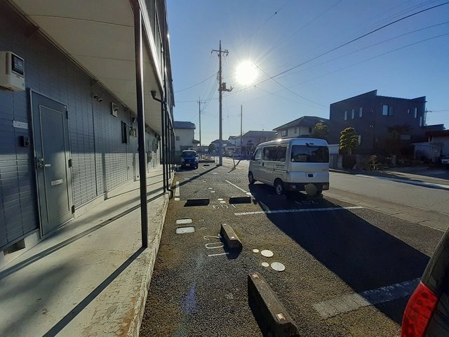 駐車場　駐車場に車を止められます