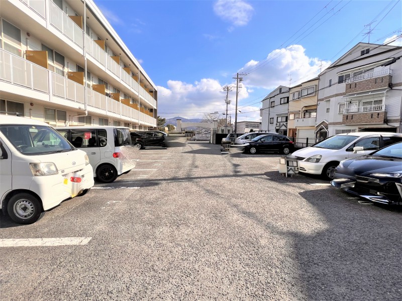 その他　駐車場は別料金となります。