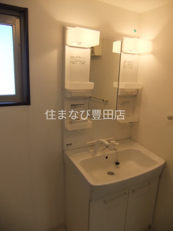 洗面設備　同型別部屋写真
